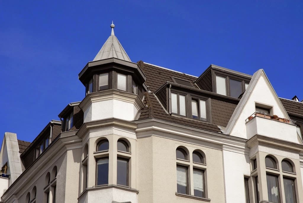 Hausgrund Verwaltungen Immobilien GmbH